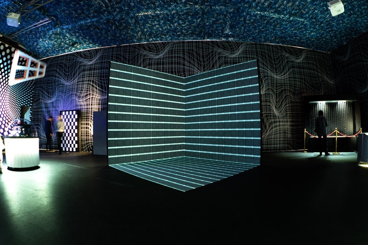 Aha, illusions! - Teo, All about touring exhibitions