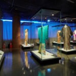 Rethinking display cases as conservation tools for travelling exhibitions