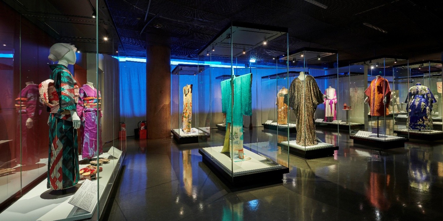 A collection of 120 flexible and modular showcases at the Musée du Quai Branly in Paris