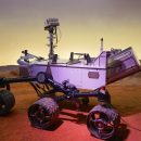 Robot-Curiosity-Taille-reelle-cite-espace-photo-O-1.jpg
